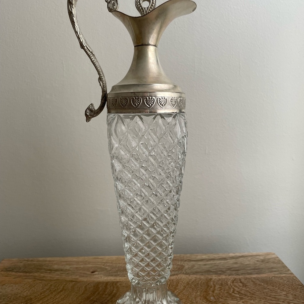 Metalstil Crystal Wine Decanter: Vintage Italian Silver Plated Lion Handle